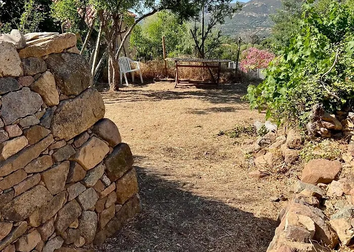 Typical Corsican With Garden Сasa de vacaciones Calenzana